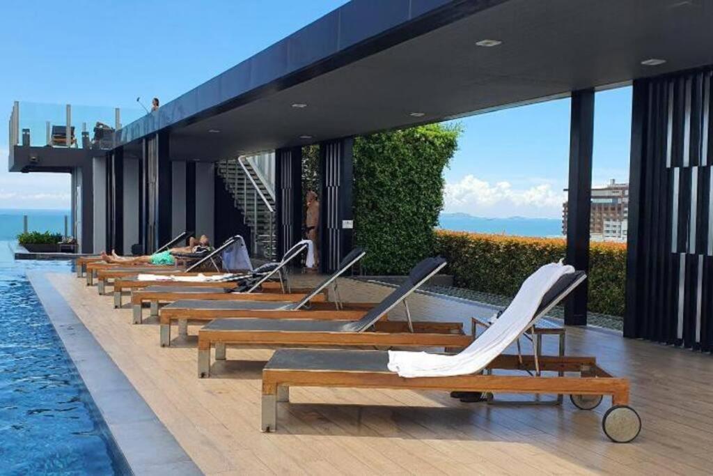 Central Pattaya - Sea View Large Balcony Condo With Infinity Pool المظهر الخارجي الصورة